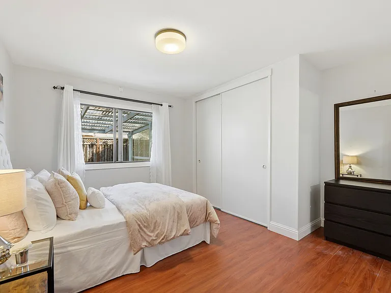894 Orkney Ave — Photo 17