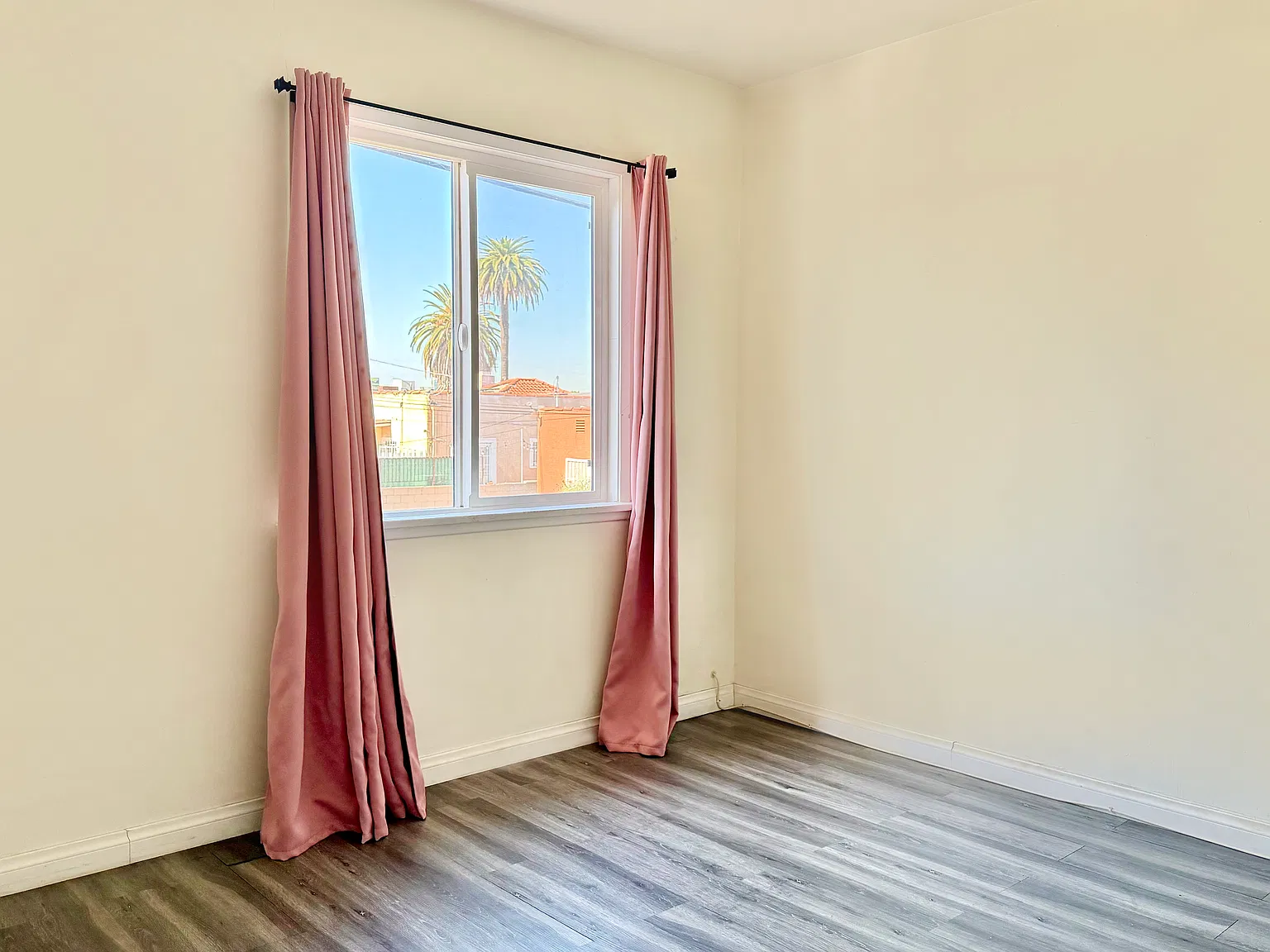 1 bed, 500 sqft, $1,777 — Photo 3