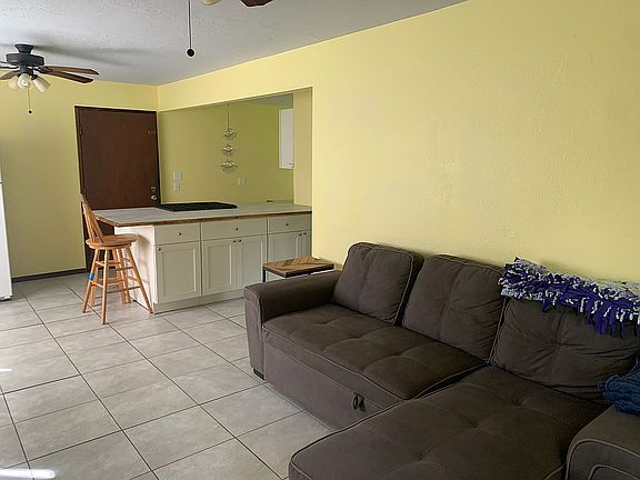 3rd image of 15-2687 Kaku St
