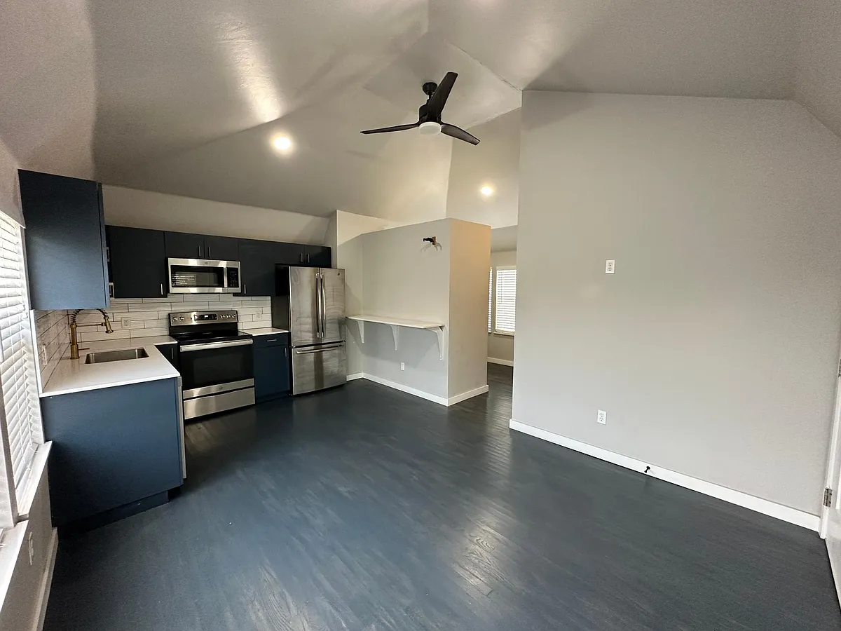 Building Photo - 1630 NW 13th St #5