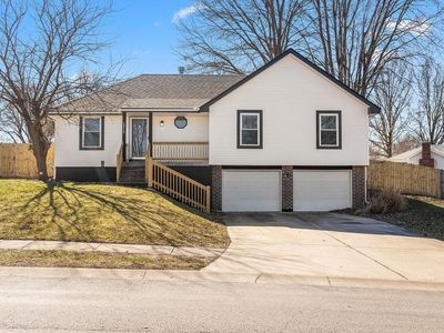 19115 E Roxsbury Ln, Independence, MO, 64058