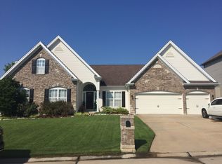 719 Cooper Way Dr, O'Fallon, MO 63368