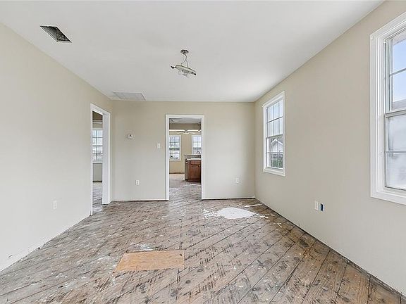 2nd image of 2304 Pakenham Dr