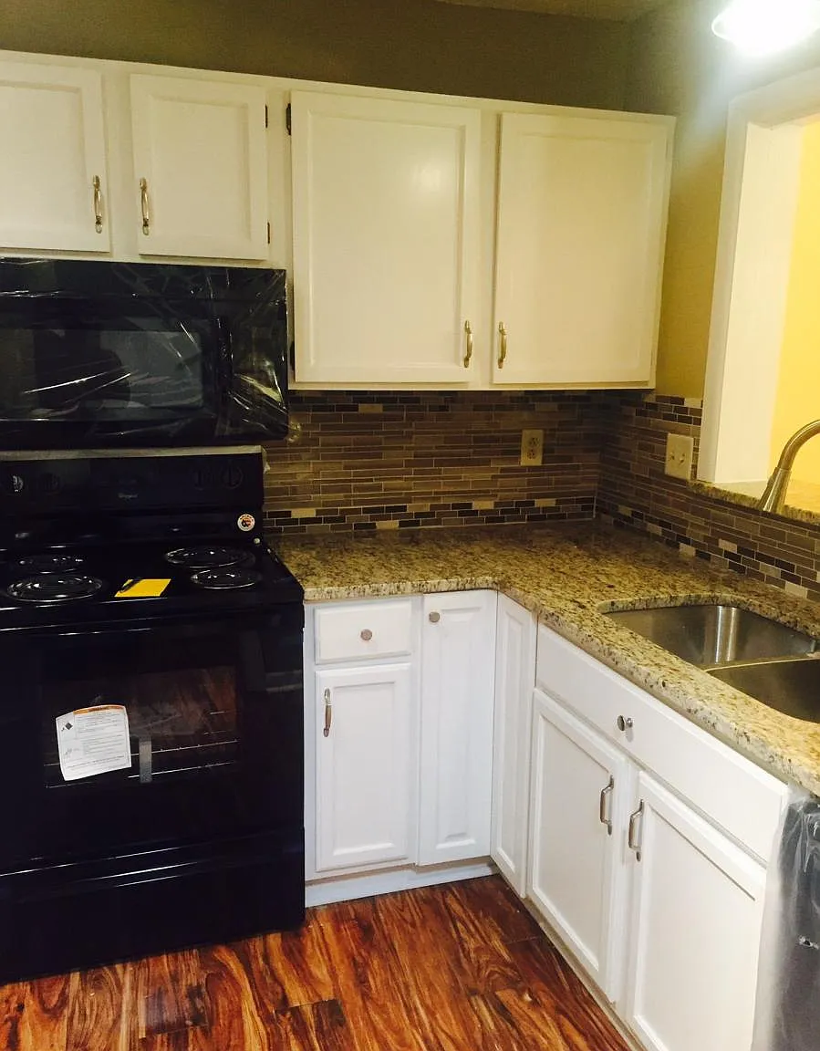2 bed, 1050 sqft, $1,650 — Photo 4