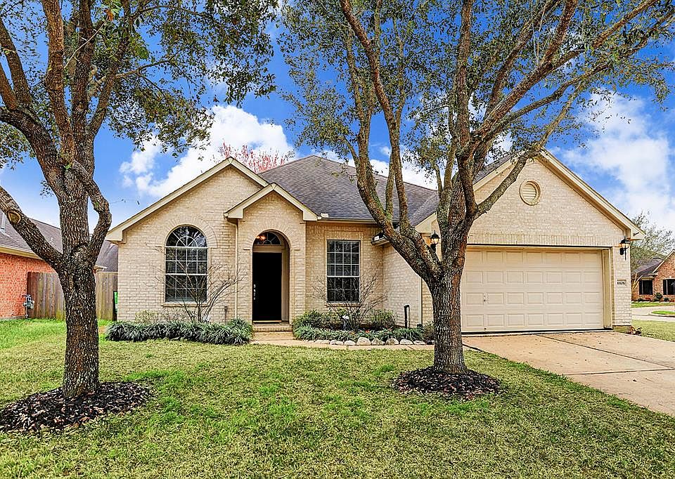 1st image of 6806 Paigetree Ln