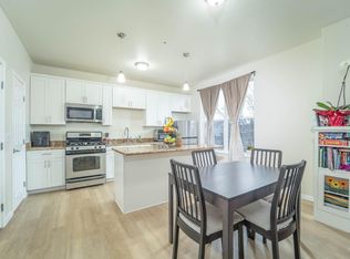 950 Campoy St UNIT 205, Santa Rosa, CA 95407