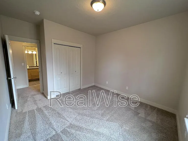 835 Nutcracker Dr — Photo 28