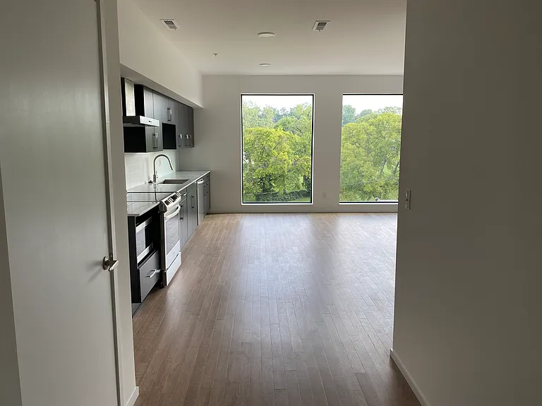 806 Olympic St #402 — Photo 15