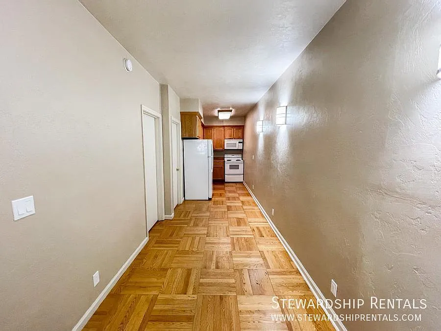 Building Photo - 1825 Harris St #5