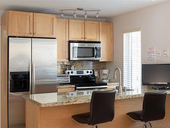 4th image of 4621 Lamont St Unit 8A