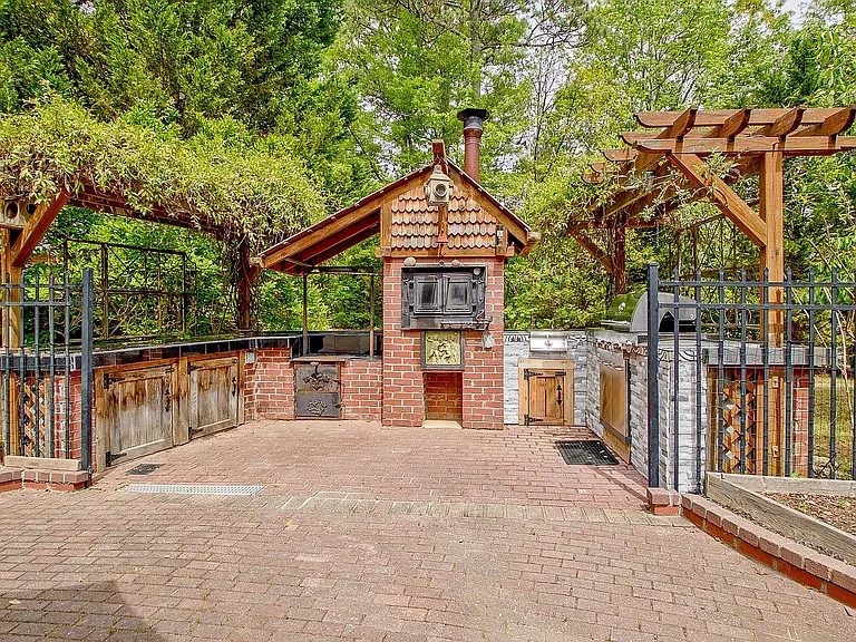 374 Persimmon Dr — Photo 60