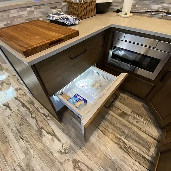 Subzero refrigerator and freezer drawers