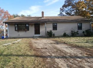 8 Briggs Ct, Taunton, MA 02780