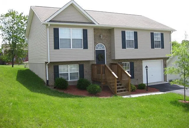 890 New Village Dr NW — Photo 2