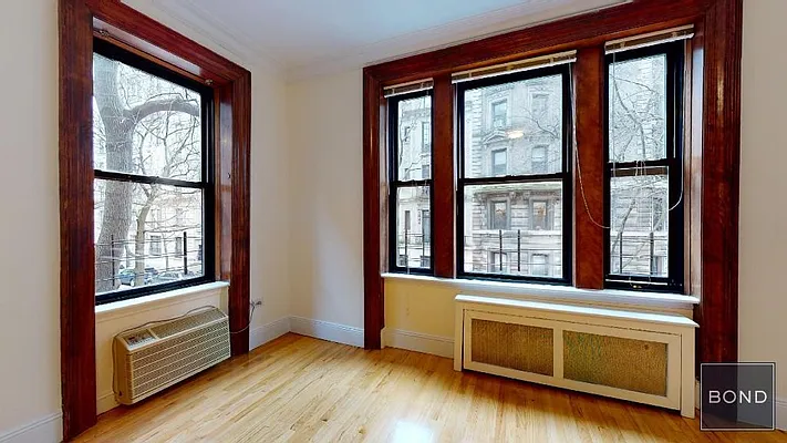 Rented by Bond New York | media 14