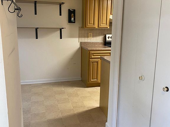 4th image of 311 Elderwood Ct