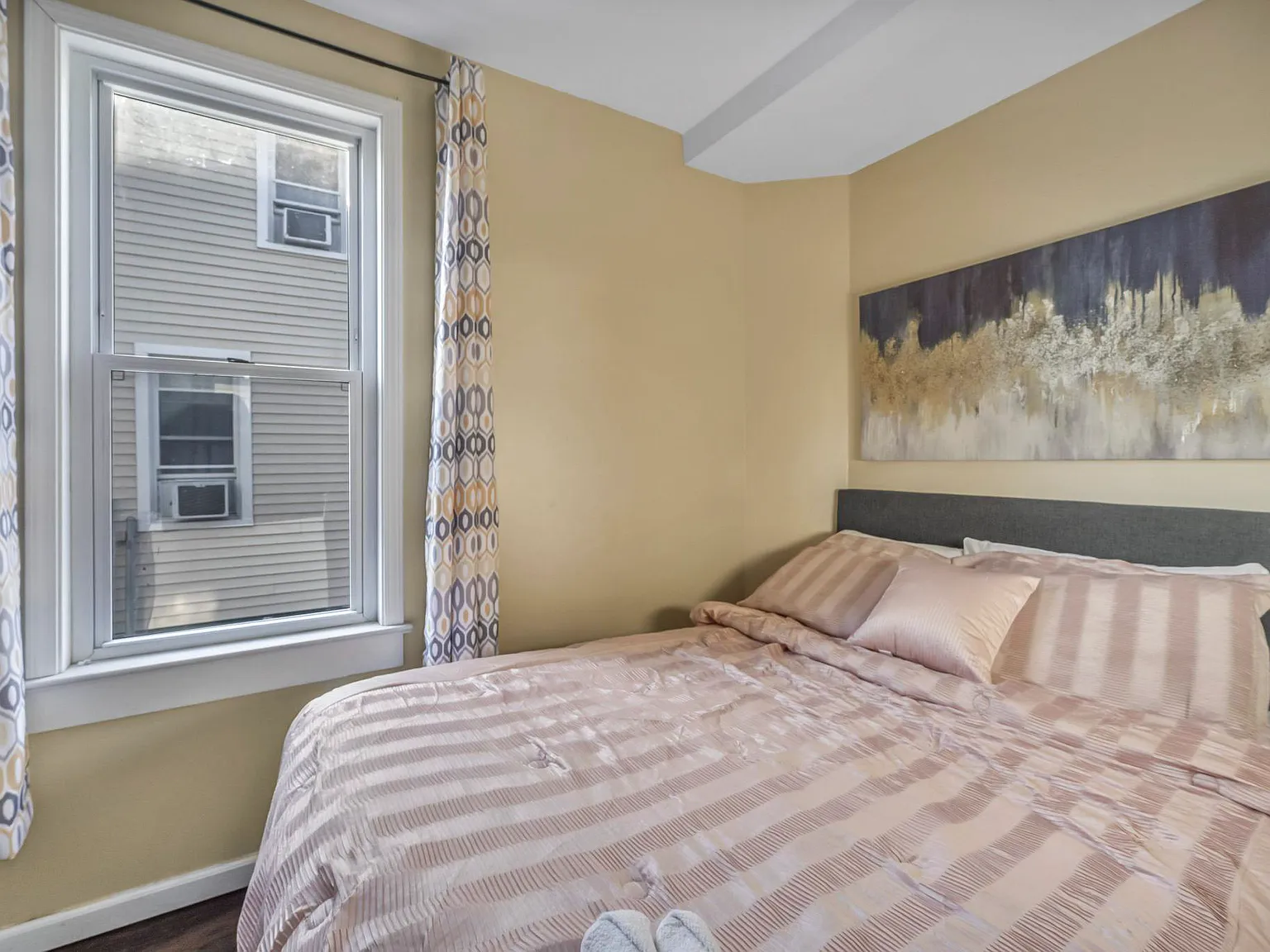 4 bed, 2.0 bath, 1440 sqft, $663 — Photo 1