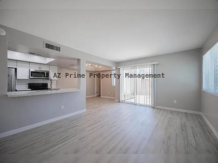 2 bed, 1.5 bath, 1090 sqft, $1,395 — Photo 3