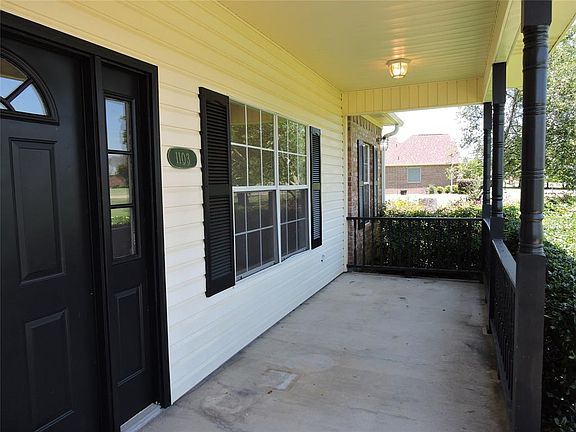 3rd image of 1103 Oak Bend Dr