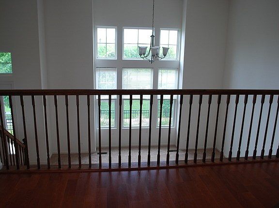 2nd image of 615 Grosvenor Ln #615