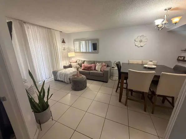 8275 SW 152nd Ave, Miami, FL 33193