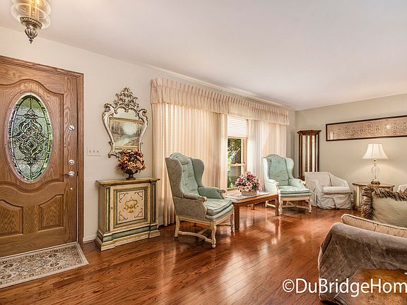 5th image of 1428 Laurel Ave SE