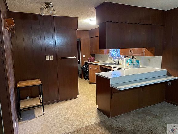 3rd image of 30 Green Acre Dr