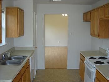 5th image of 2621 Pearl St