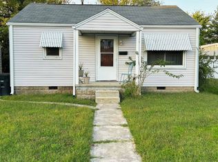 107 Mulberry St, Cisne, IL 62823