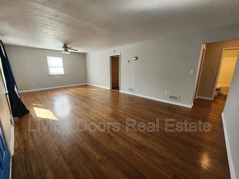 3701 Lewis Ave — Photo 20