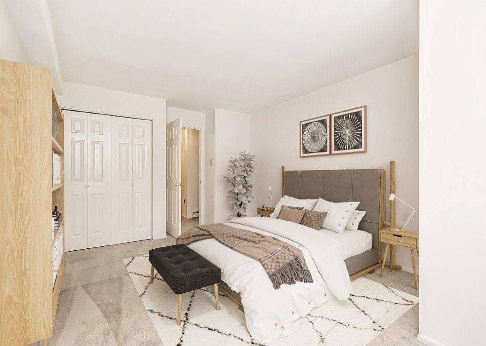 Lincoln Park Apartments and Townhomes 1342 W Wyomissing Blvd West