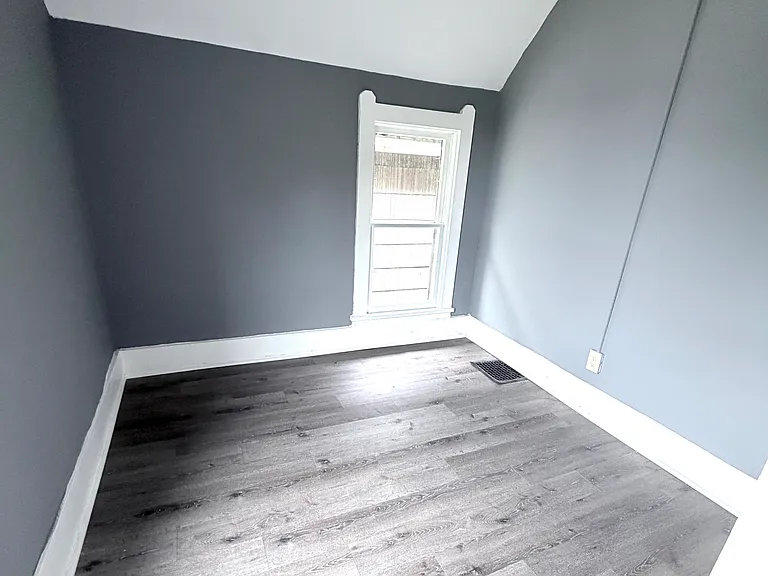 1511 Stark Ave SW — Photo 5