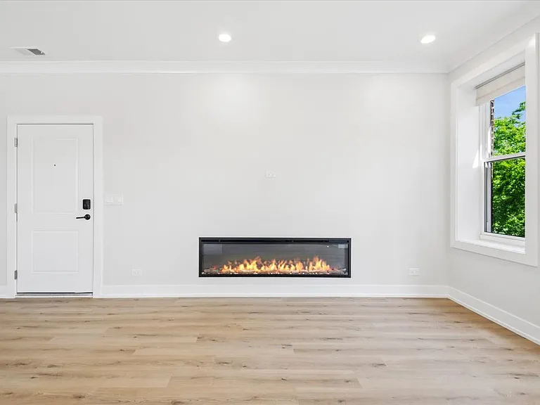 1540 W Rosemont Ave #3 — Photo 5