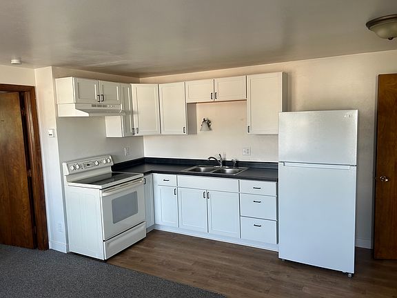 3rd image of 822 Marvelle Ln #D