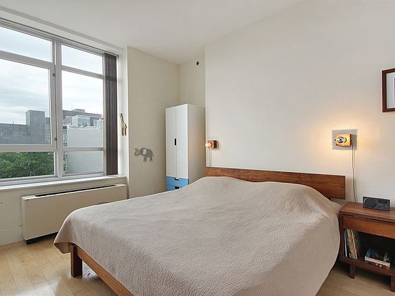 4th image of 20 Bayard St APT 4E