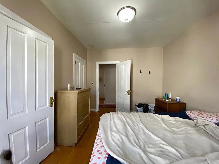 15-17 N 15th Ave E — Photo 9