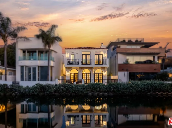 214 Linnie Canal, Venice, CA 90291