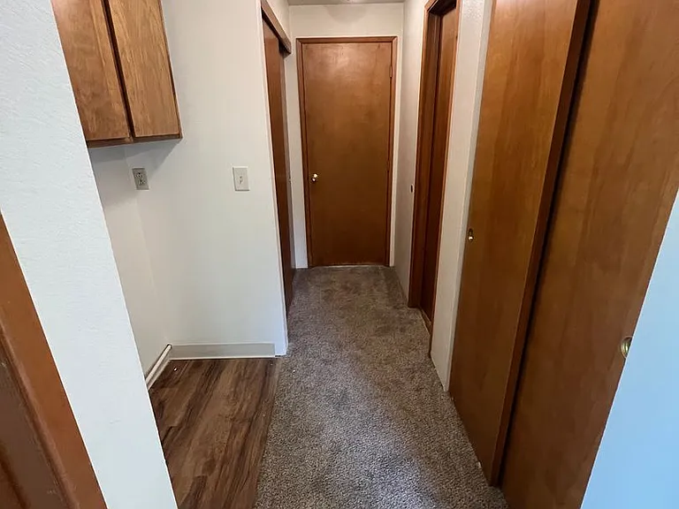 7039-1t - 2187 & 2189 NW North Hill Drive — Photo 12
