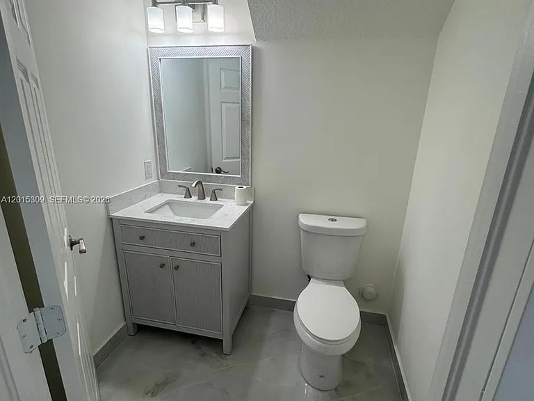 5090 SW 136th Ave — Photo 6