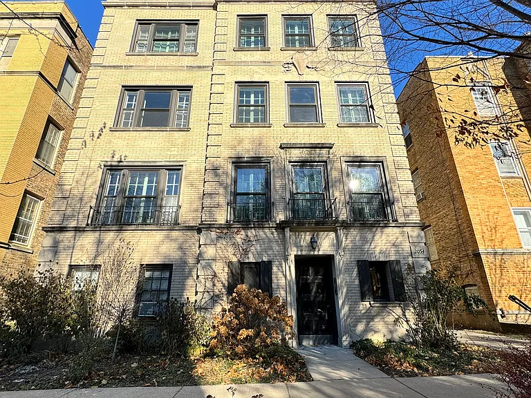 2054 W Farwell Ave #2 — Photo 1