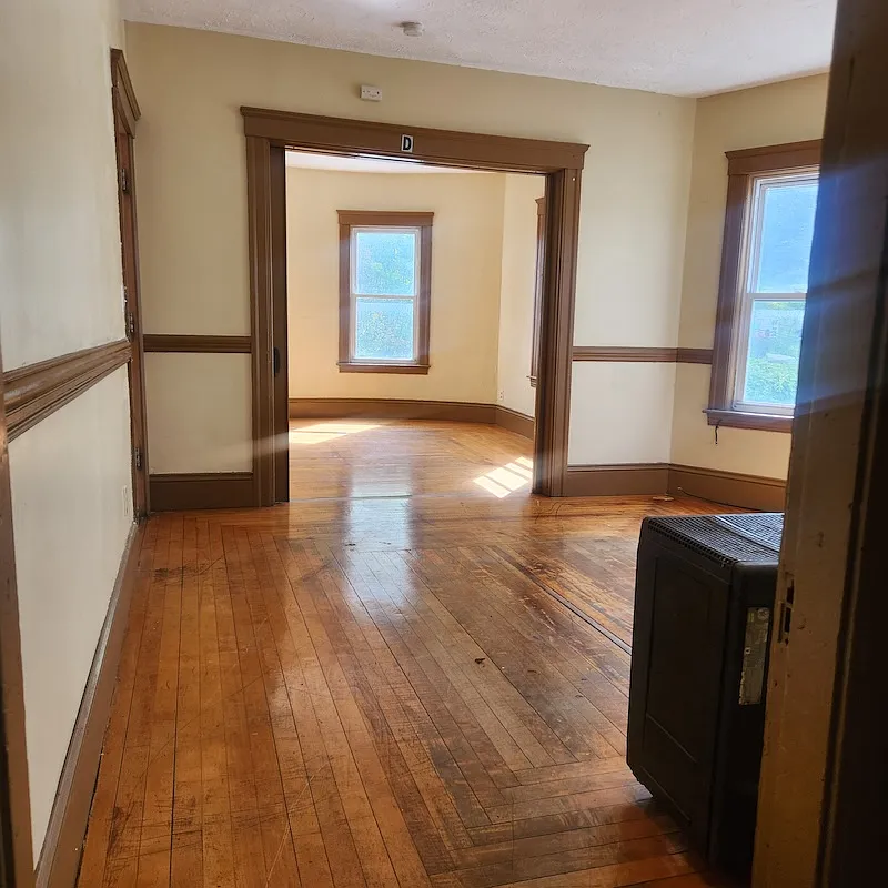 3 bed, $2,000 — Photo 4