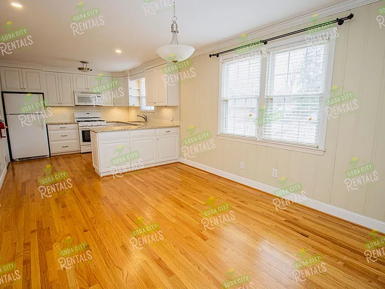 2829 Duncan St — Photo 6
