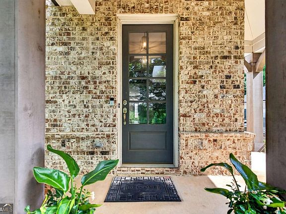 5th image of 301 Edgewater Dr