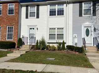 47 Lantern Ln, Sayreville, NJ