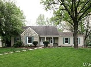1823 Orchard Hill Dr, Chesterfield, MO