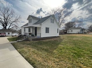 3109 Steele Rd, Kansas City, KS 66106