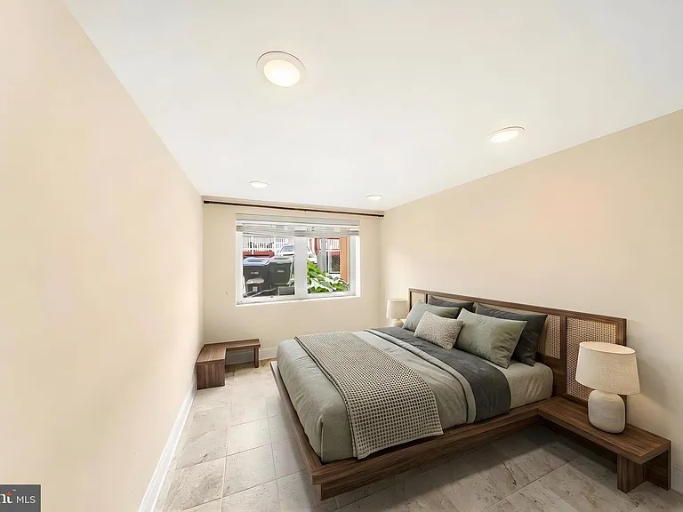 1505 Spring Pl NW — Photo 32