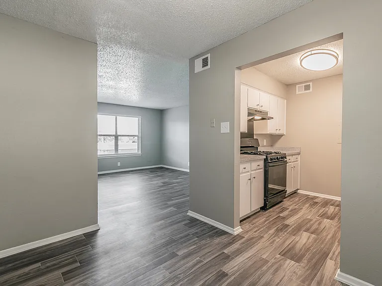 Davis Park Apartments — Photo 25