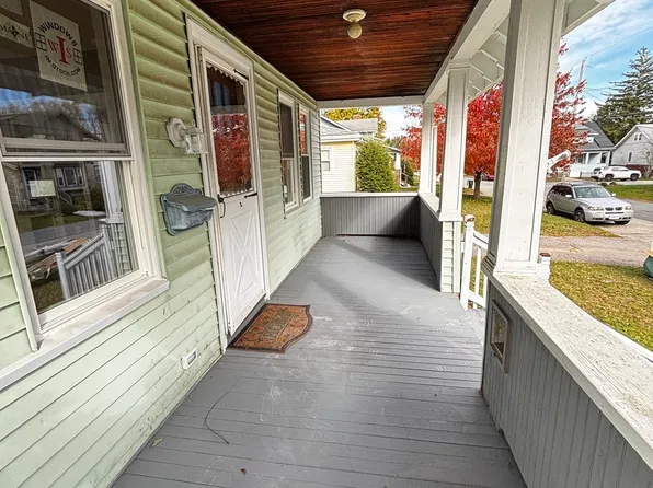 31 Willow St, Brockton, MA 02301