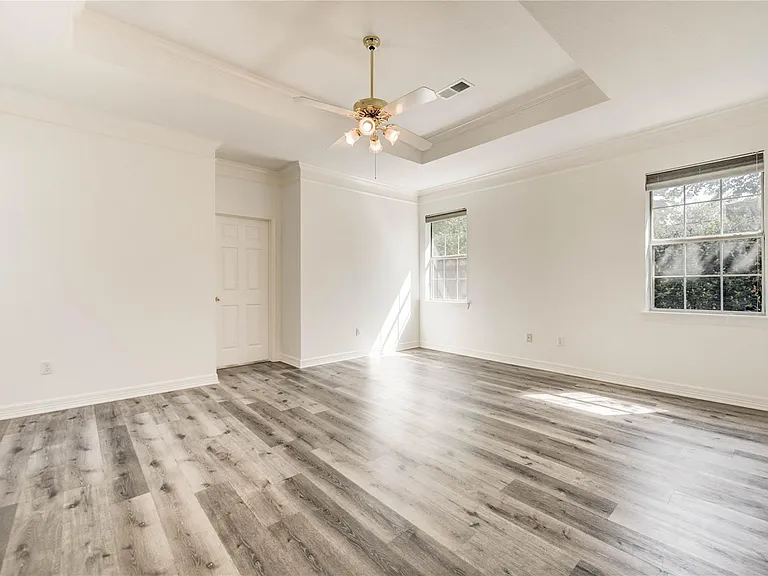 8803 Memorial Creek Dr — Photo 39
